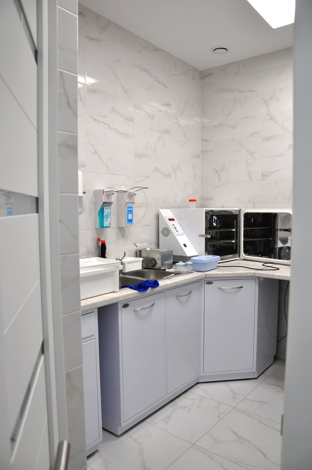 Авторская стоматология доктора Петрова "Artes"