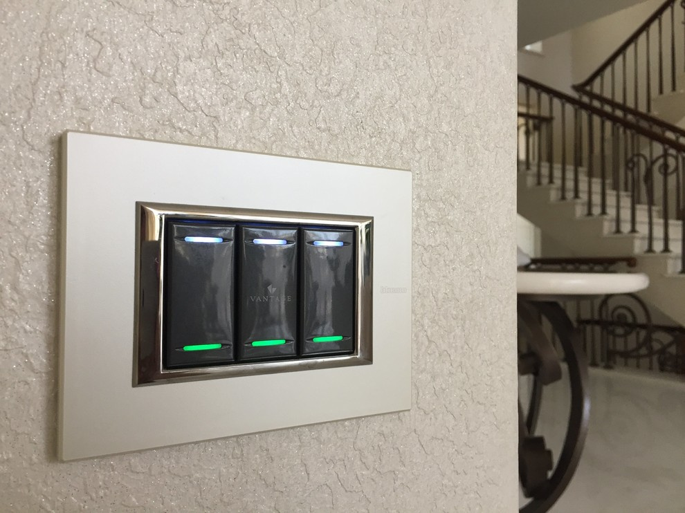 Выключатель в прихожей: