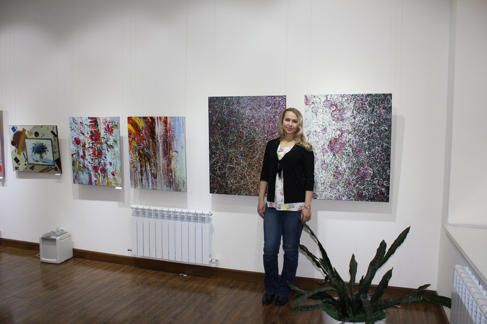 Interior decoration paintings.