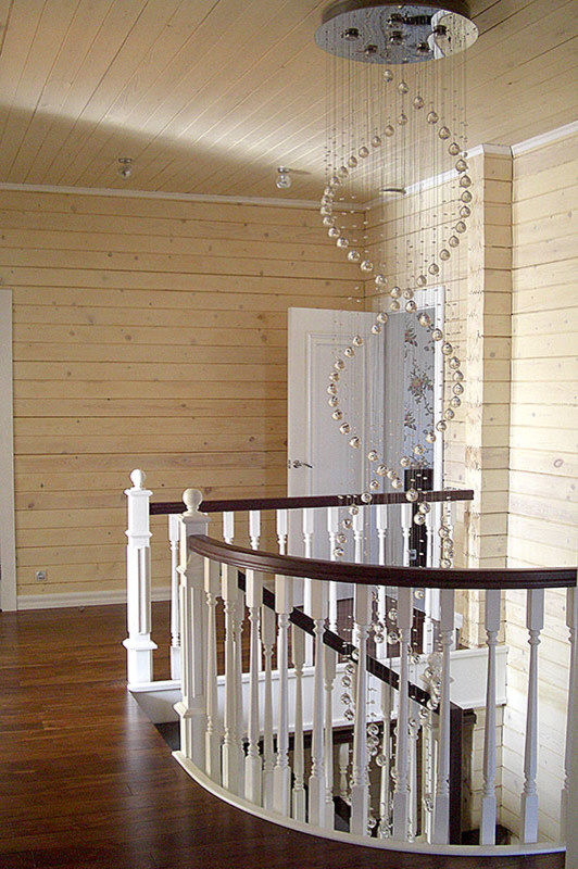 Второй этаж. Лестница