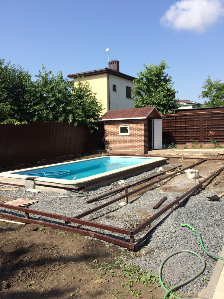 Терраса вокруг бассейна из древесно полимерного композита на метало-каркасе