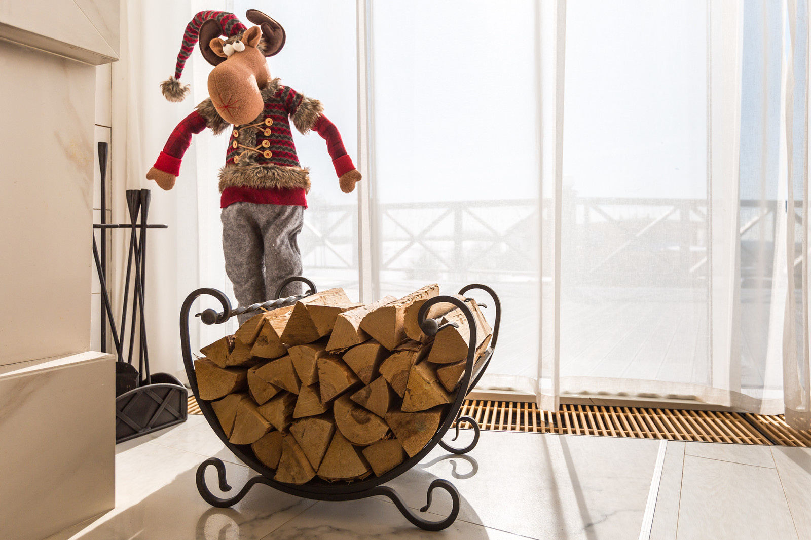 Загородный дом на берегу озера