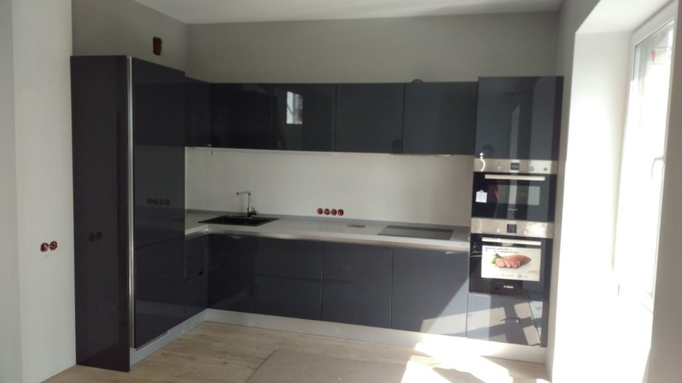 Современный стиль цвет графит глянец