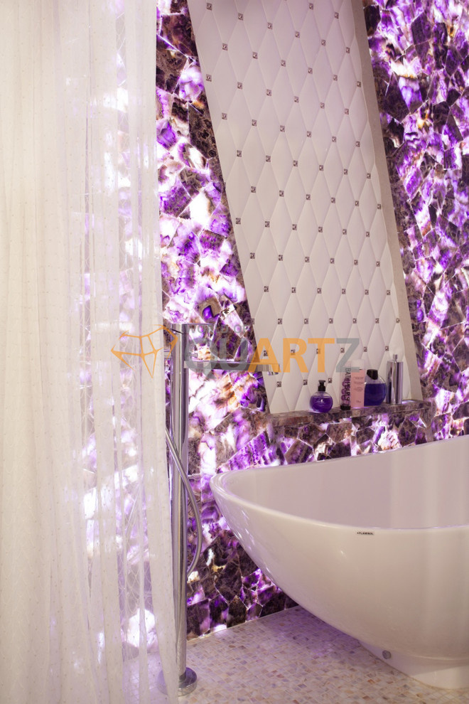 Облицовка стен в сан.узле полудрагоценным камнем Caesarstone.