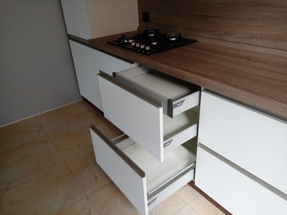 Обложка проекта: Кухня (фасады - акрил).