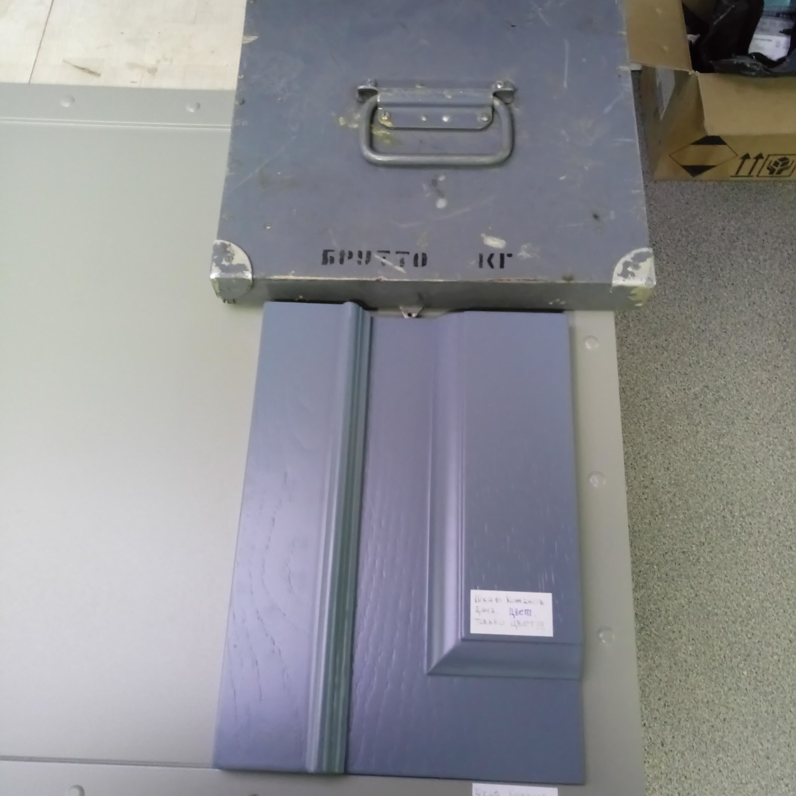 шкаф в стиле милитари для лофт мастерской