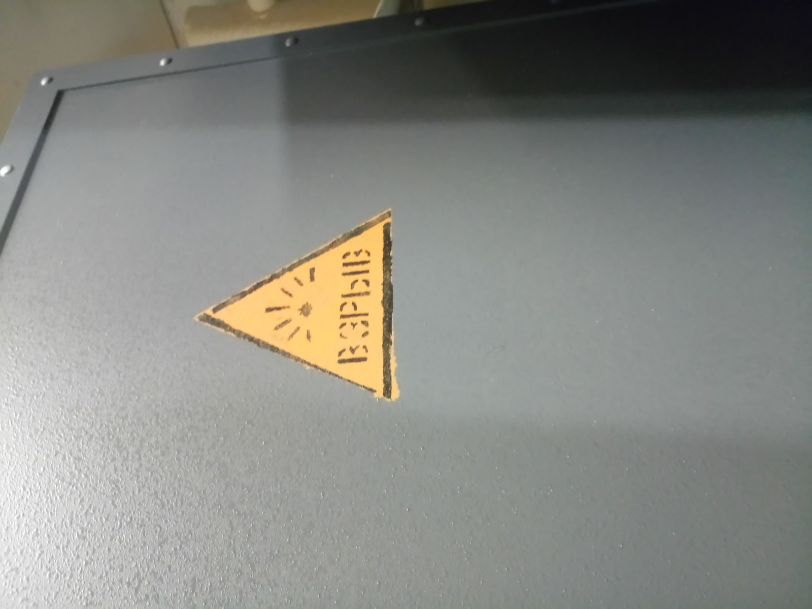 шкаф в стиле милитари для лофт мастерской