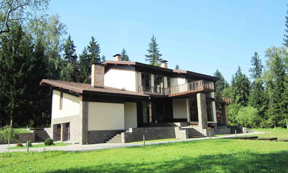 Двухэтажный дом с подвалом, гаражом на 2 машины и бассейном в Подмосковье.