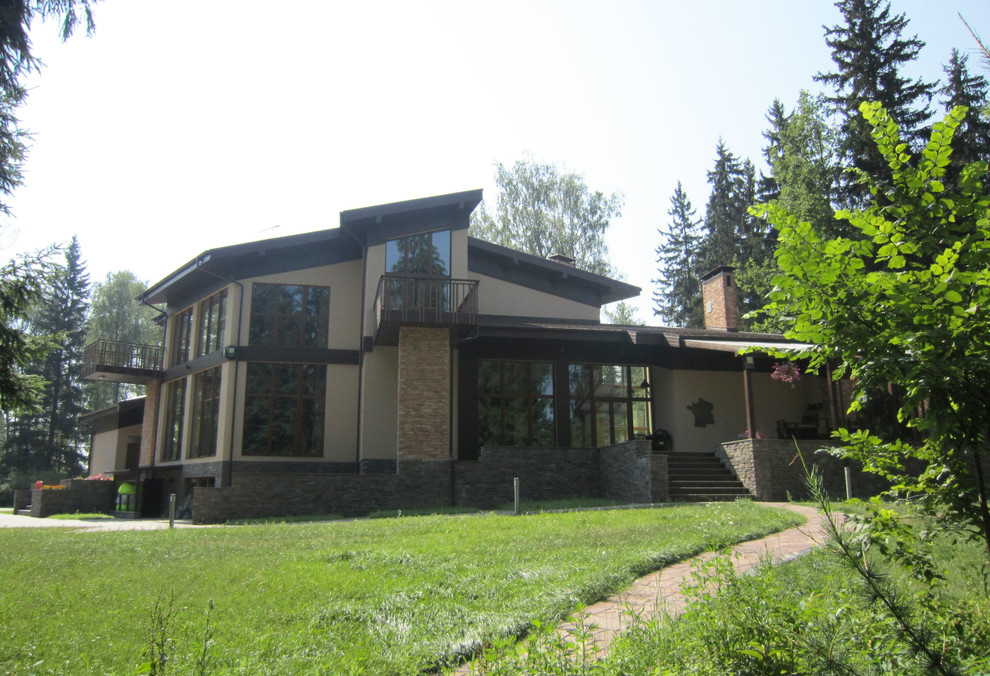 Двухэтажный дом с подвалом, гаражом на 2 машины и бассейном в Подмосковье.