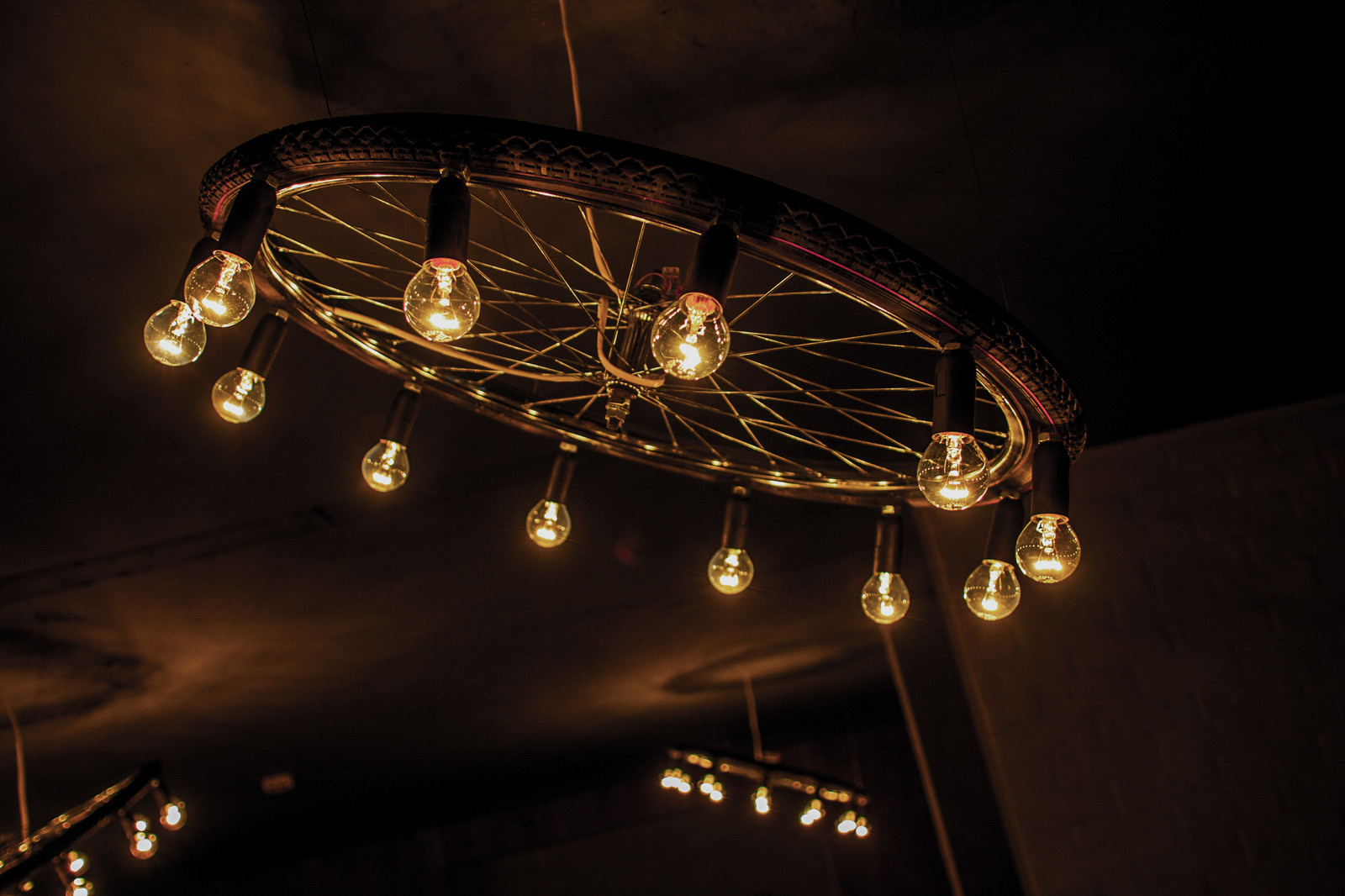 Люстры для FOBO & BAR