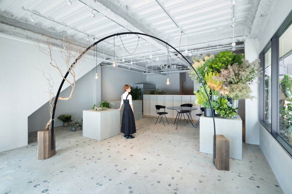 Декоративные бетонные полы в миниатюрном цветочном магазине