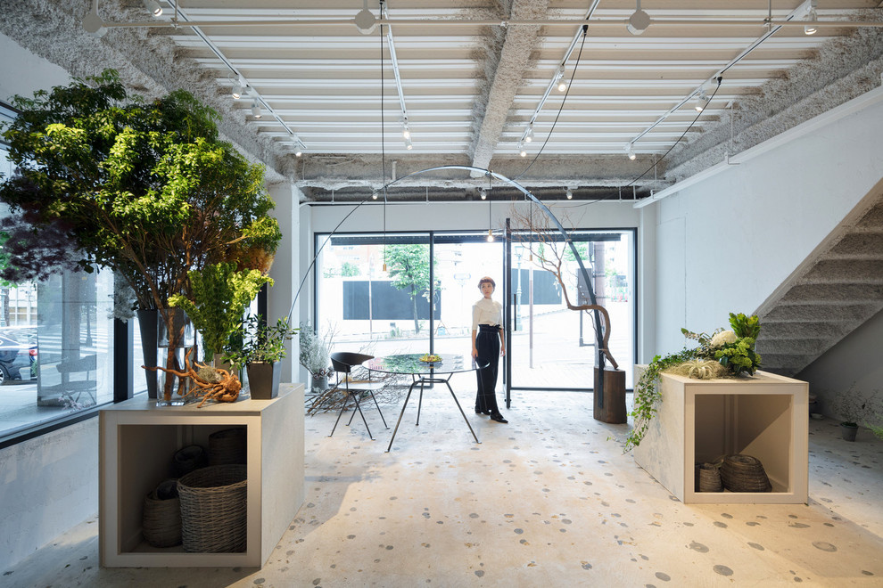 Декоративные бетонные полы в миниатюрном цветочном магазине