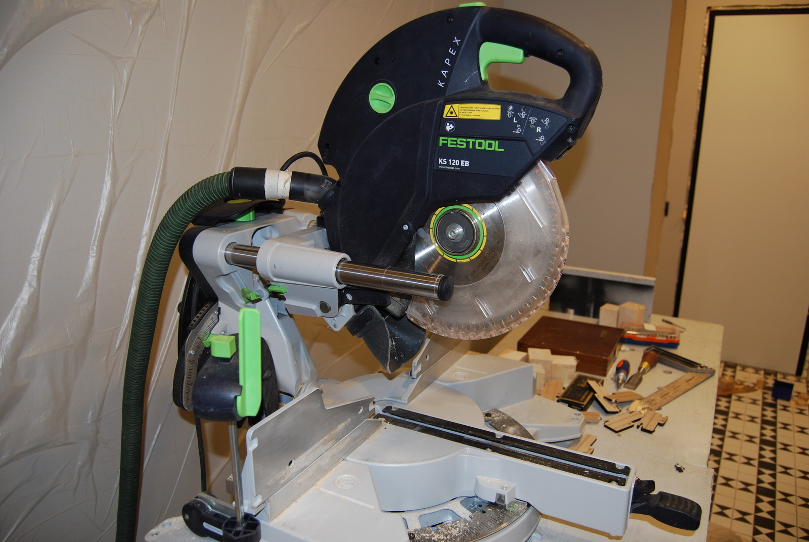 Правильная установка межкомнатных дверей