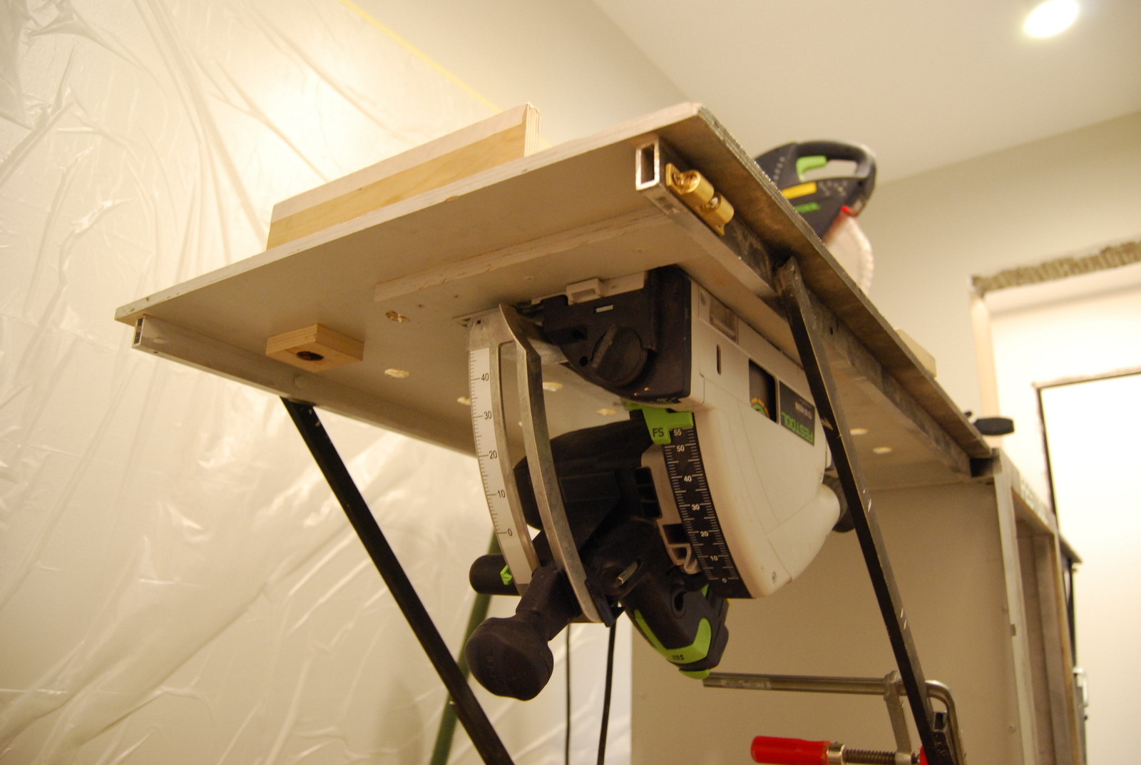 Правильная установка межкомнатных дверей