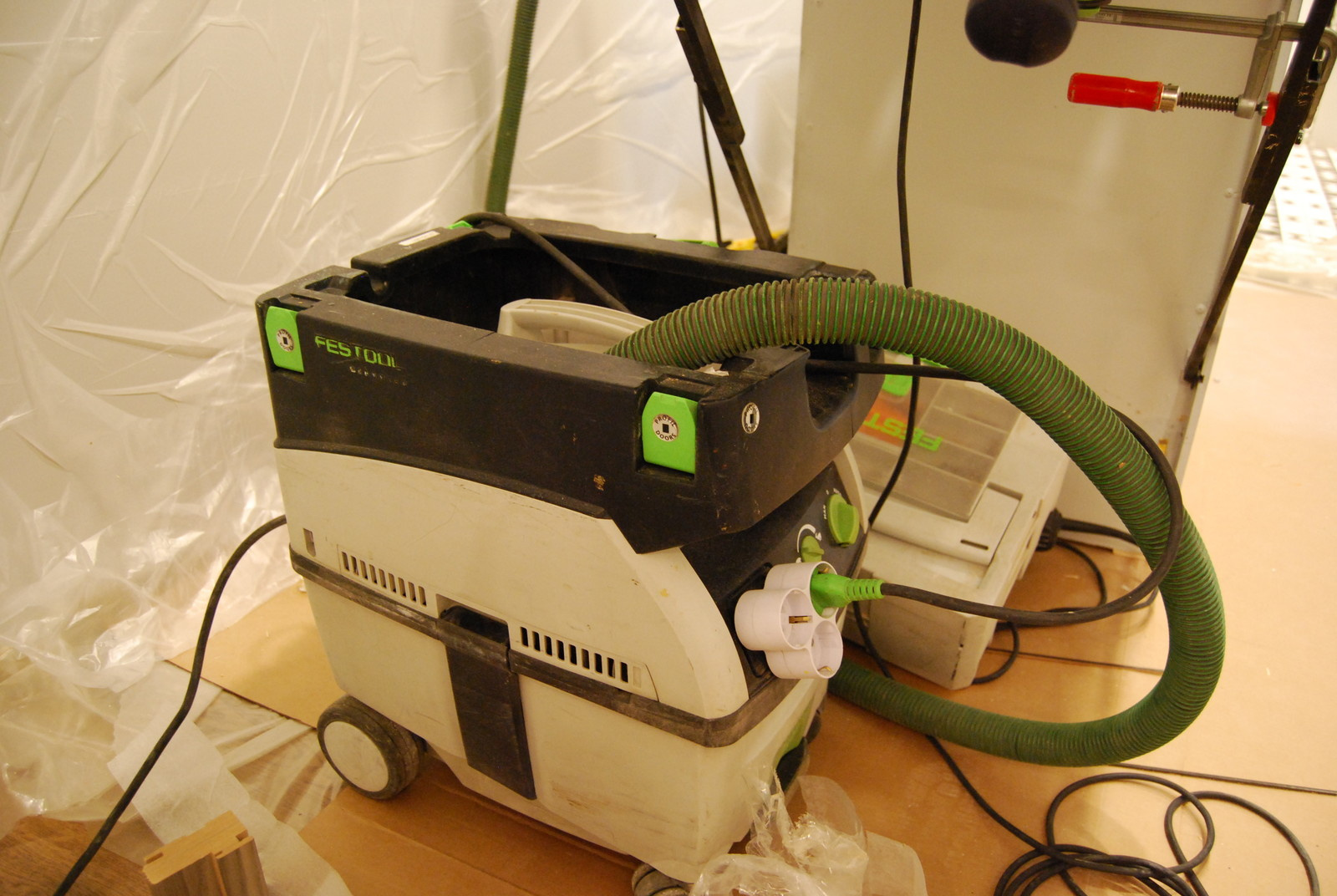 Правильная установка межкомнатных дверей