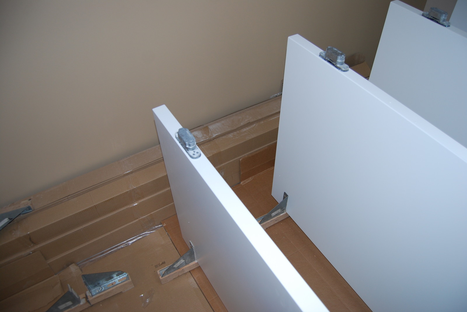 Правильная установка межкомнатных дверей