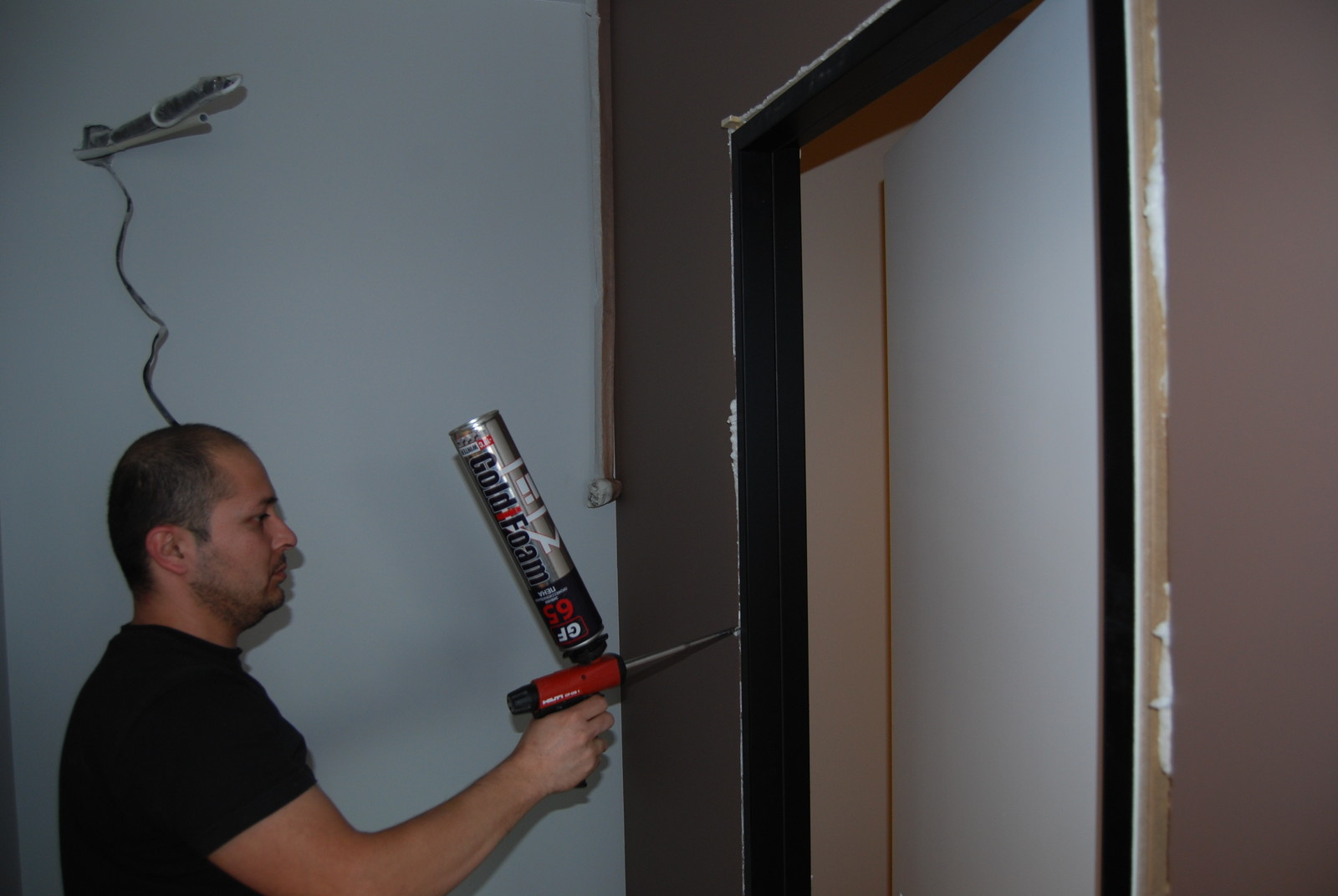 Правильная установка межкомнатных дверей