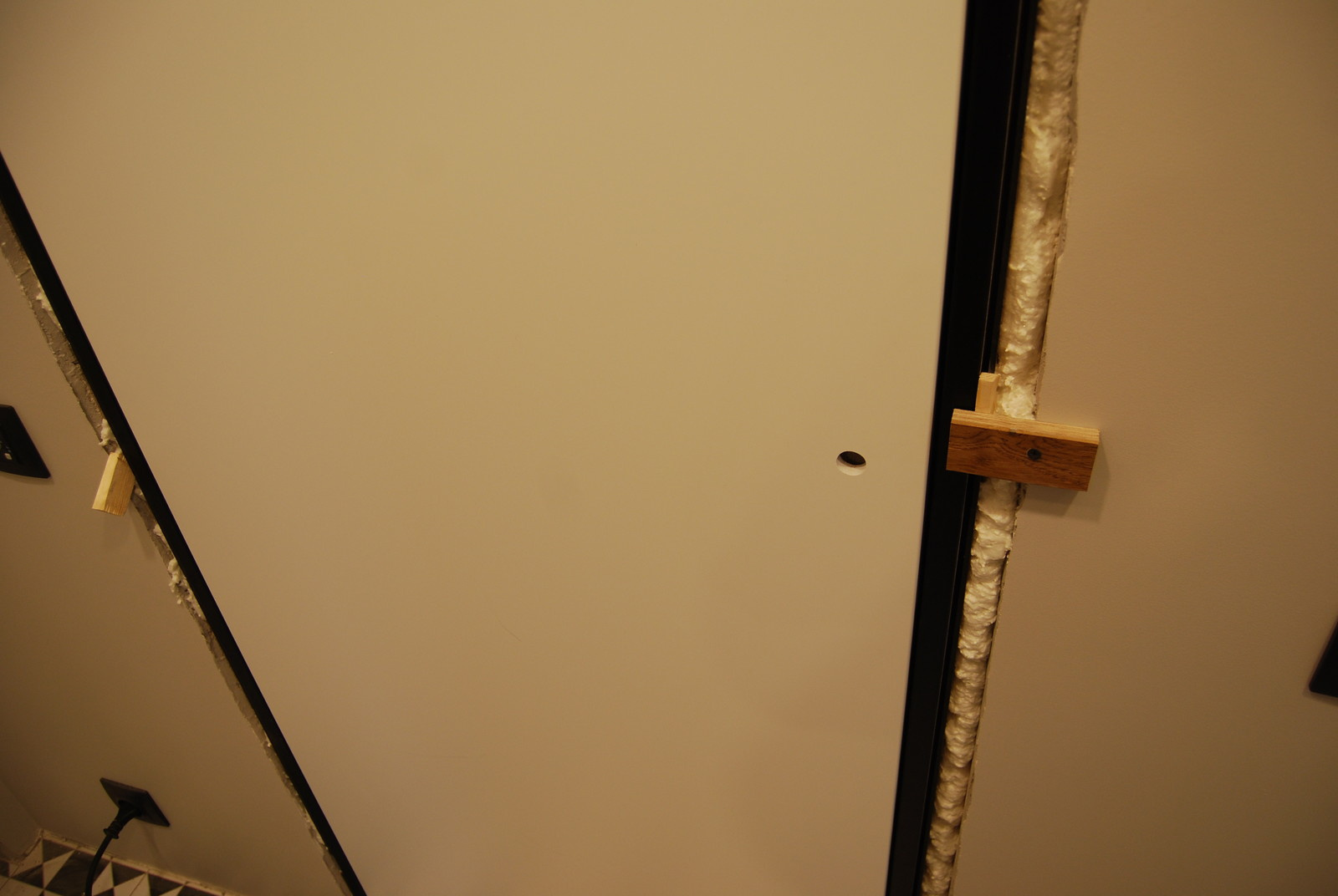 Правильная установка межкомнатных дверей