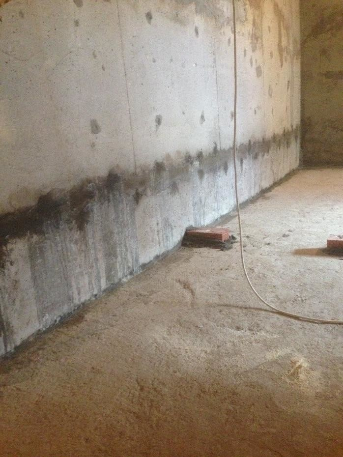 Гидроизоляция стен первого этажа и подвального помещения в частном загородном до