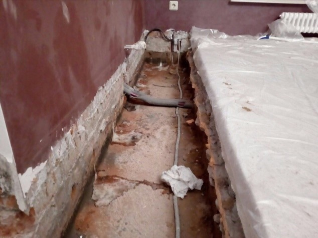 Гидроизоляция стен первого этажа и подвального помещения в частном загородном до