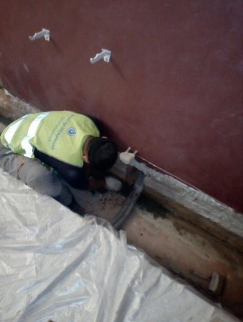 Гидроизоляция стен первого этажа и подвального помещения в частном загородном до