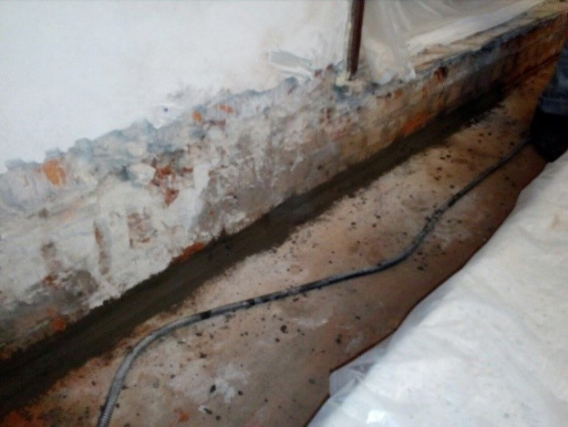 Гидроизоляция стен первого этажа и подвального помещения в частном загородном до