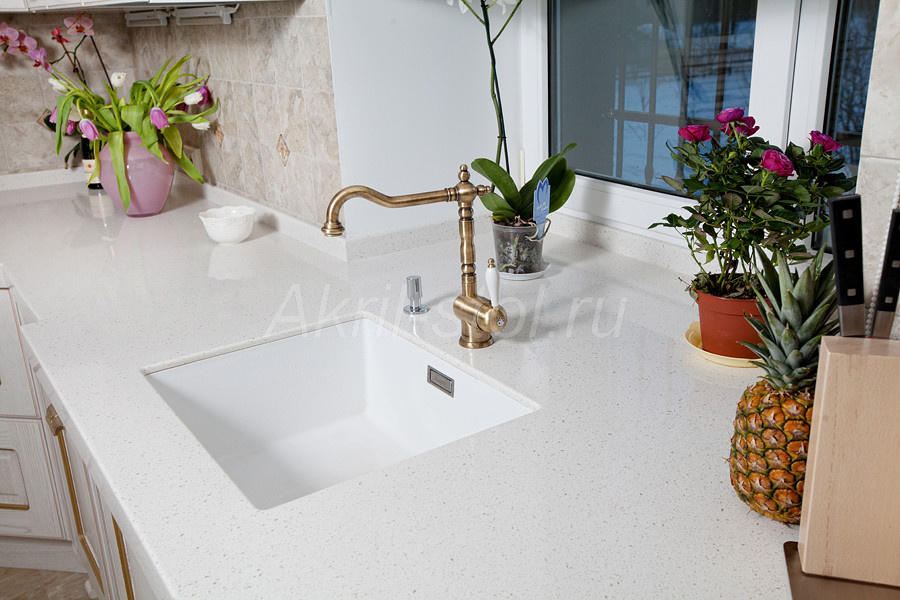 Столешница из искусственного камня на кухню Новая Рига