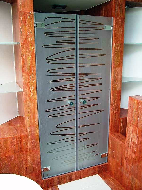 Обложка проекта: Дверь в нишу для душевой кабины