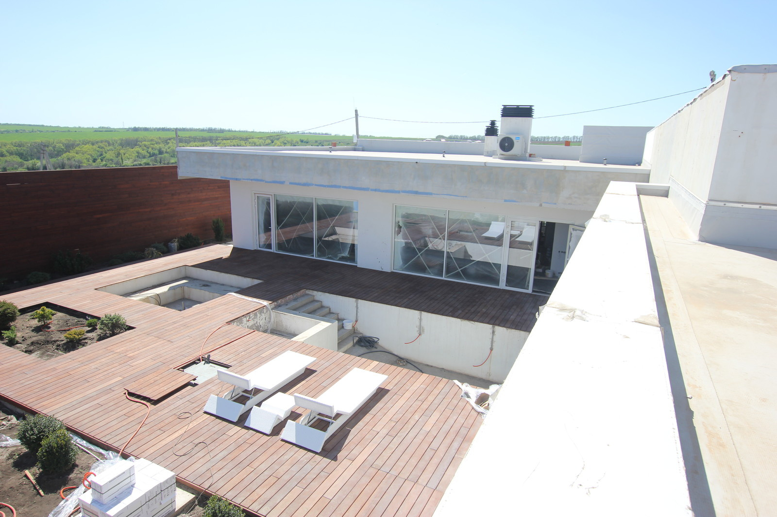 Современный дом c бассейном в Ростовской области