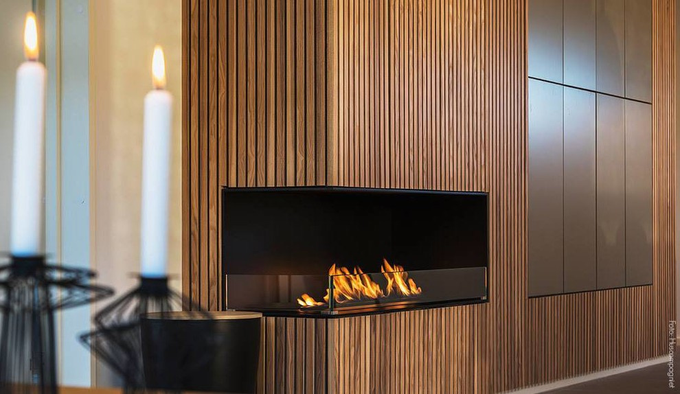 Встраиваемый биокамин в стене