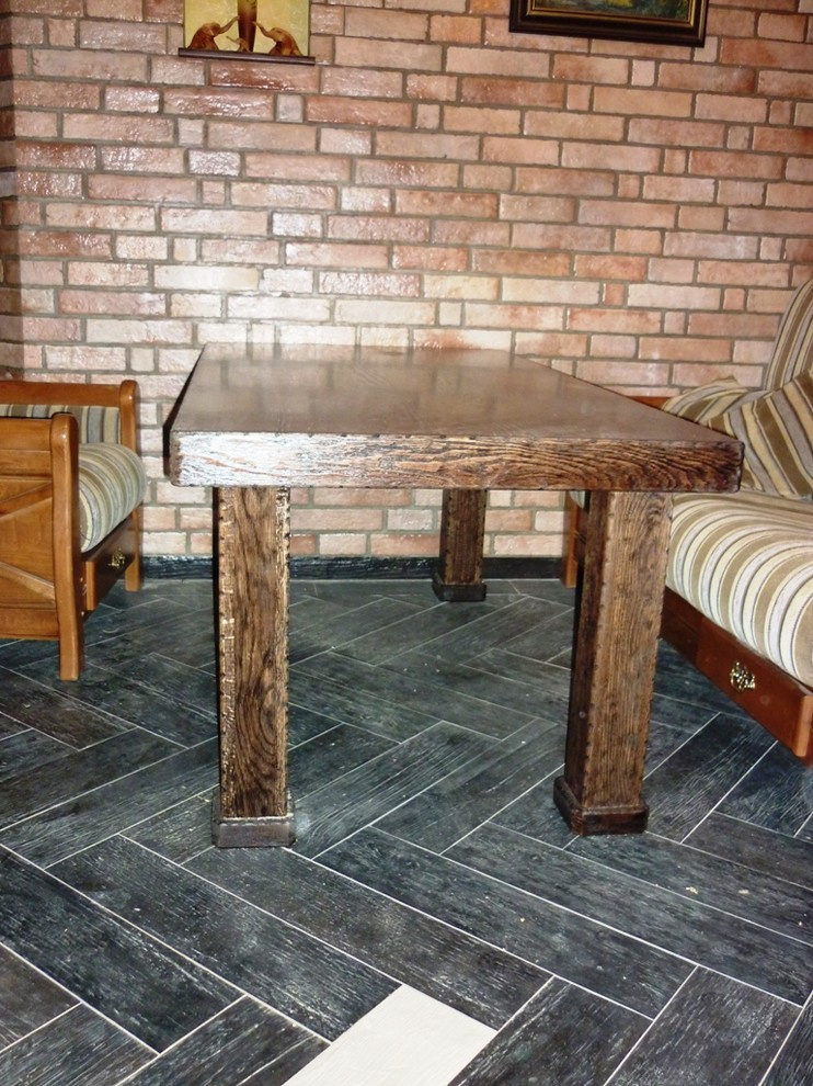 Столы и стулья