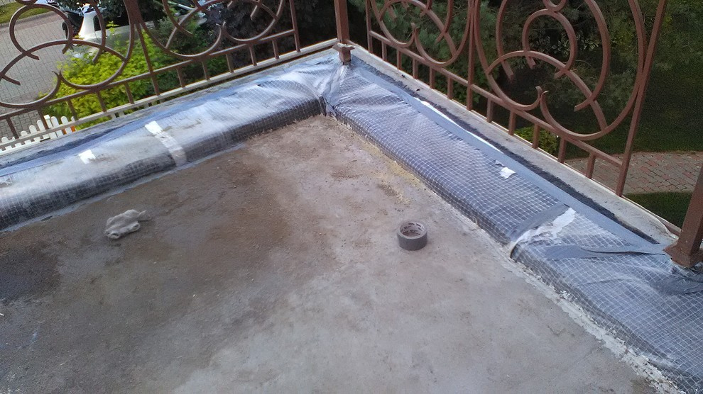 Гидроизоляция балкона в частном жилом доме в коттеджном поселке "Бенилюкс"