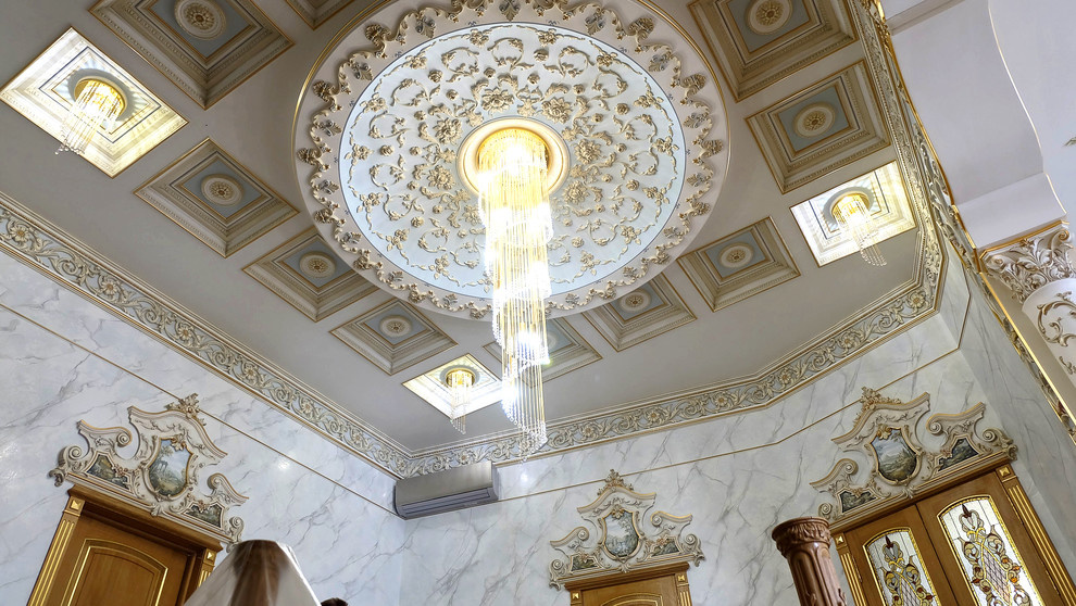 Обложка проекта: Холл