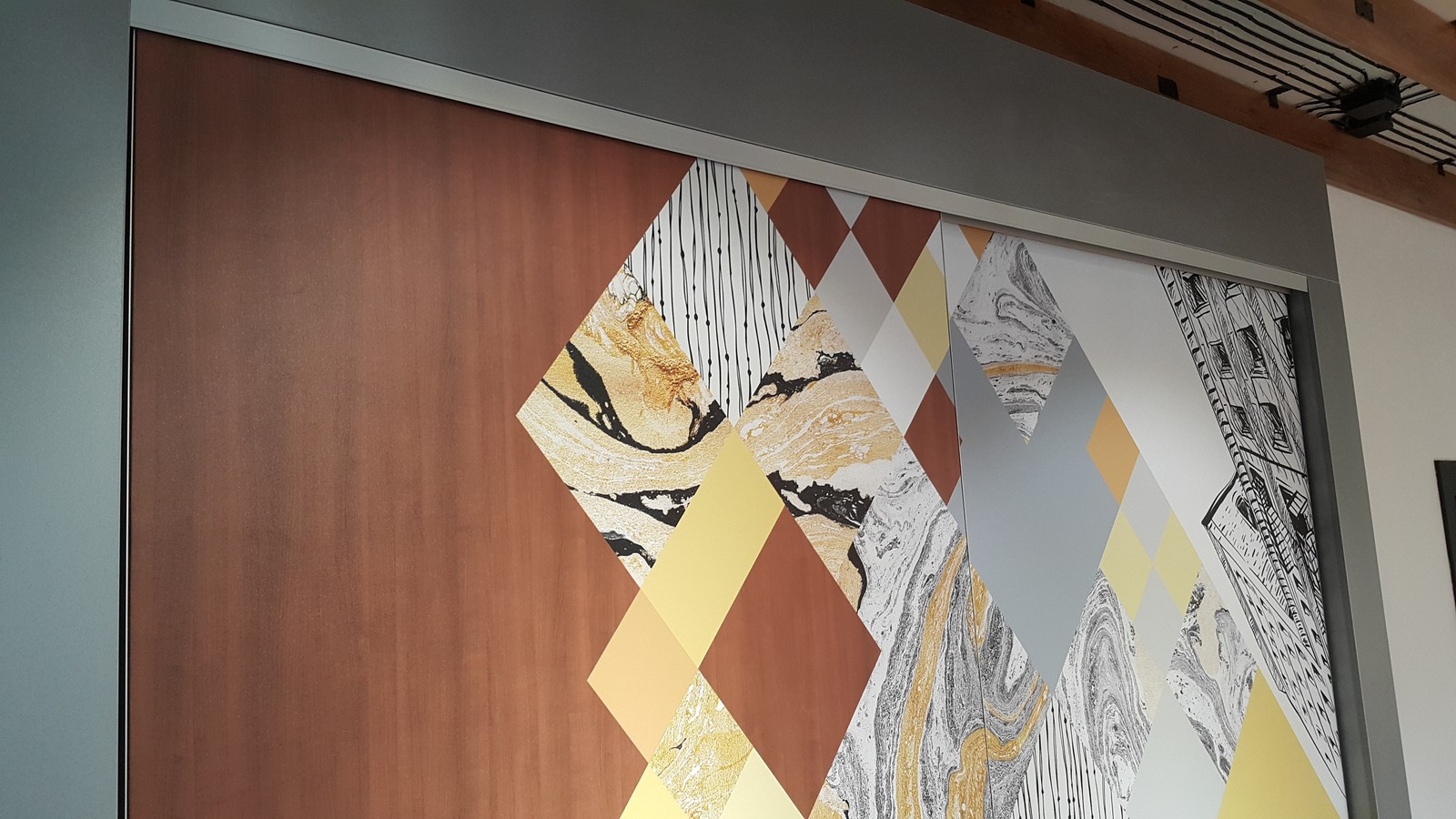 Двери DoorFabric в переговорной