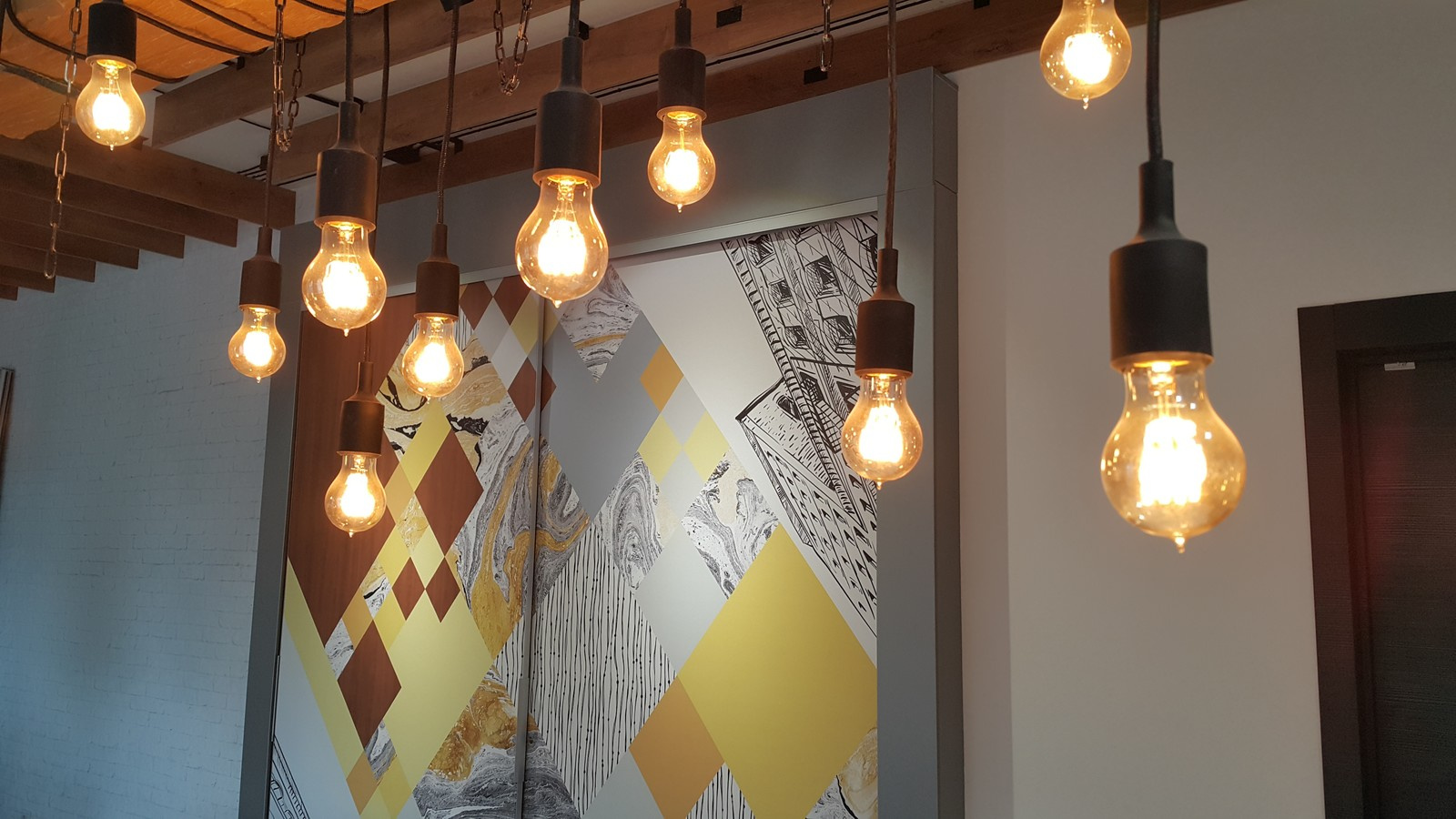 Двери DoorFabric в переговорной