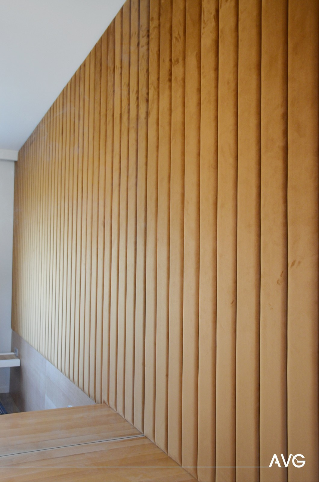 Мягкие стеновые панели в спальне.