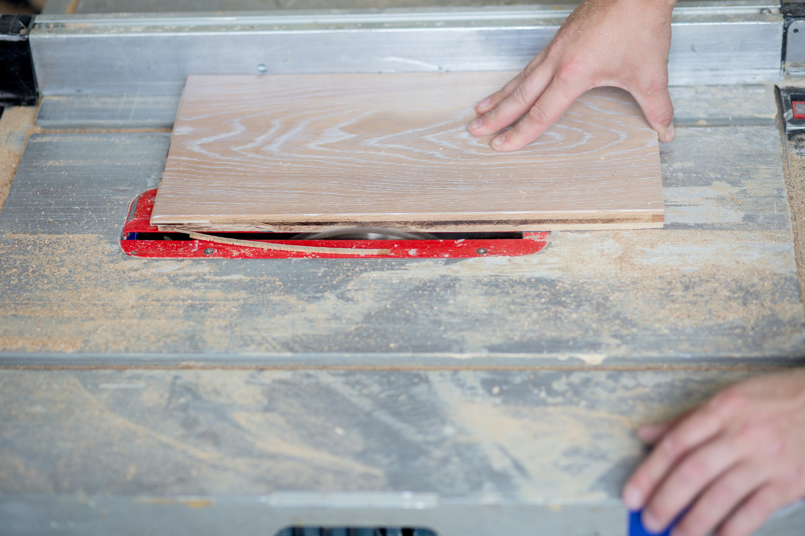 Укладка паркета на Композиторов, 12.