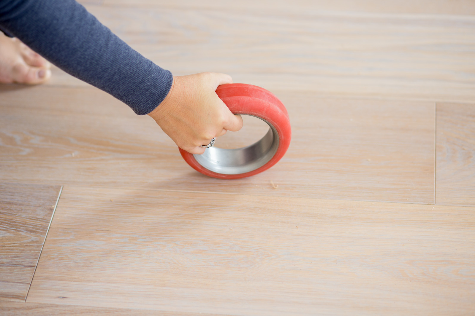 Укладка паркета на Композиторов, 12.