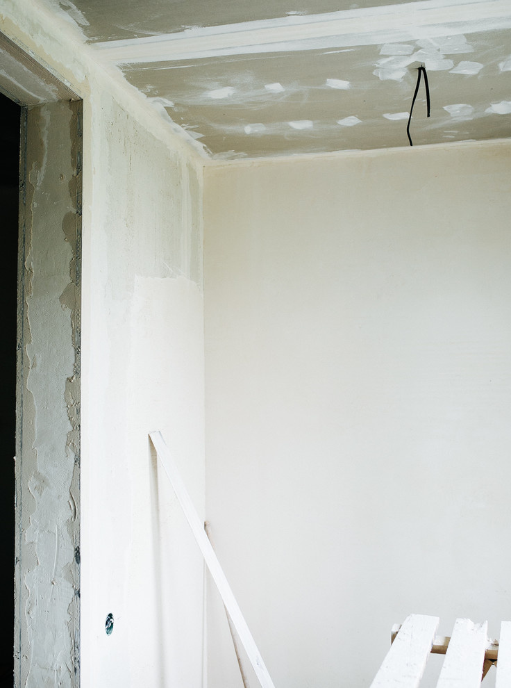 Начало ремонта, реализация объекта в Коломягах.