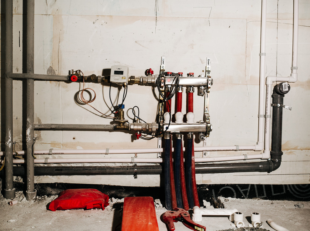 Начало ремонта, реализация объекта в Коломягах.