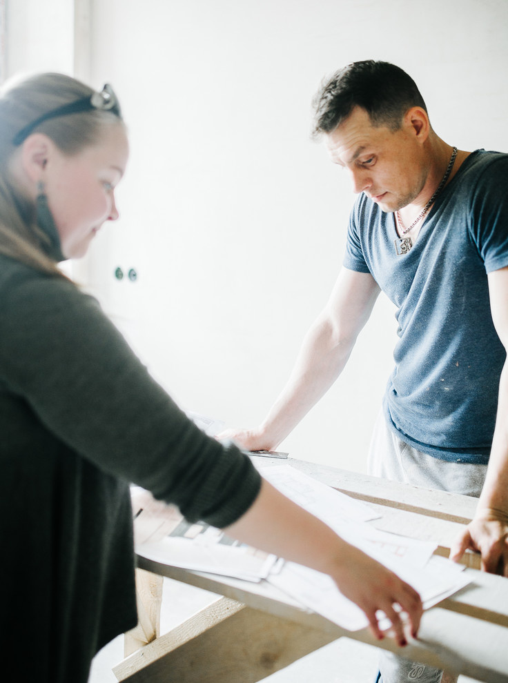 Начало ремонта, реализация объекта в Коломягах.