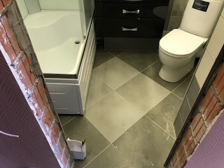 Плитка , санузел.