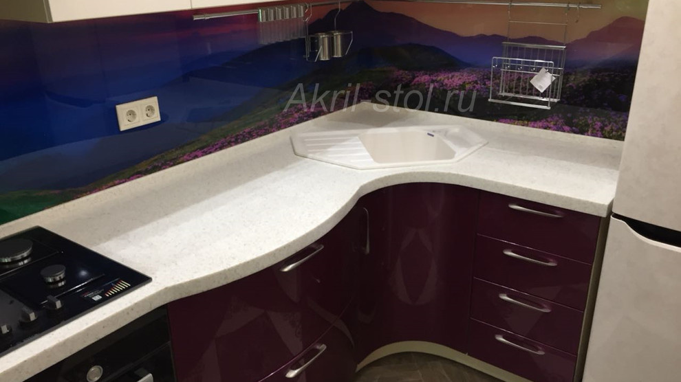Столешница со столом из искусственного камня
