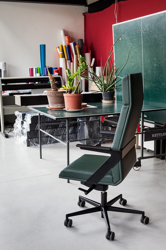 Кресла компьютерные  дизайнерские эргономичные ортопедические для работы дома.