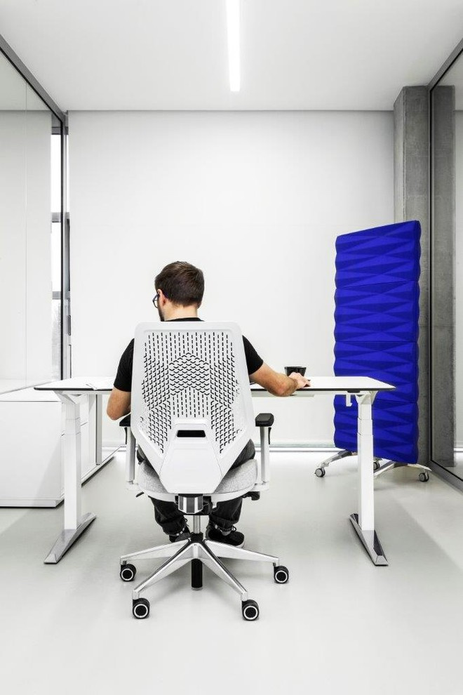 Кресла компьютерные  дизайнерские эргономичные ортопедические для работы дома.