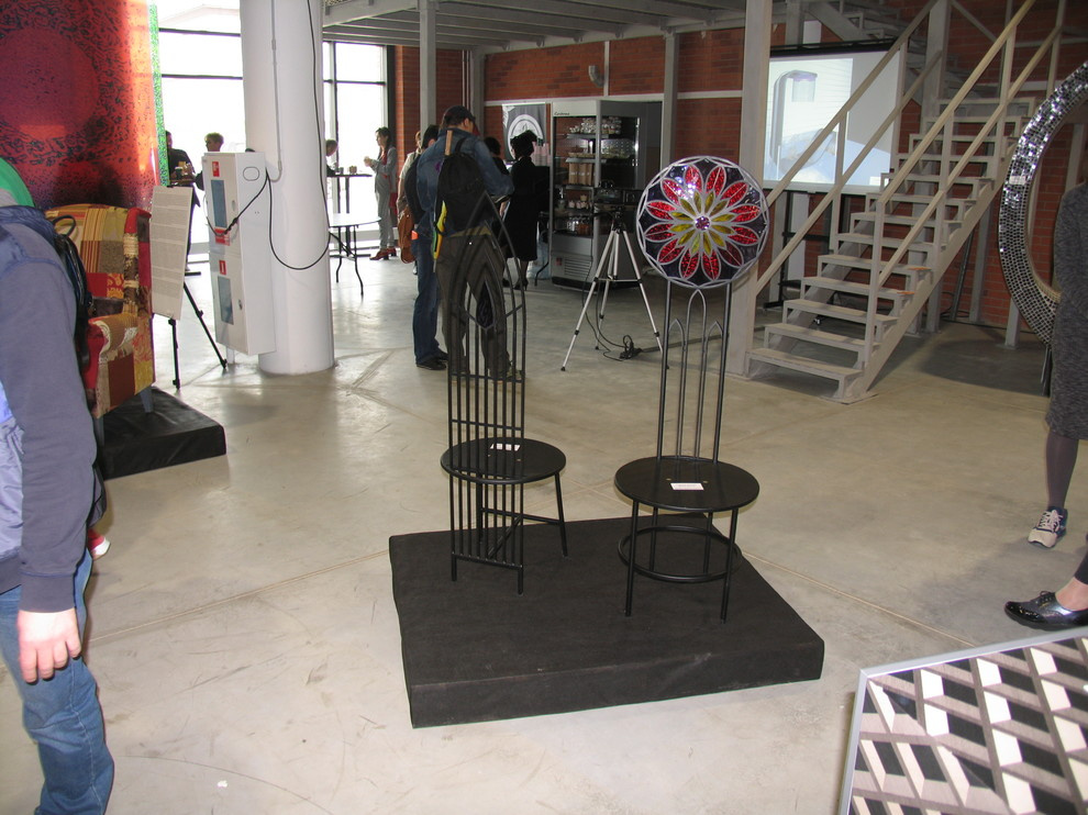 Мебель и арт -объекты