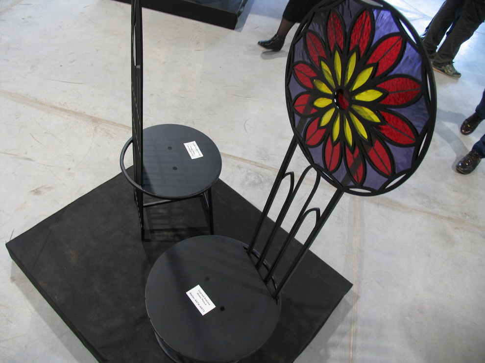 Мебель и арт -объекты