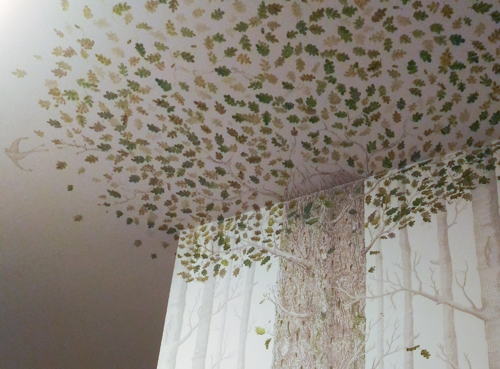 Роспись по бумажным обоям