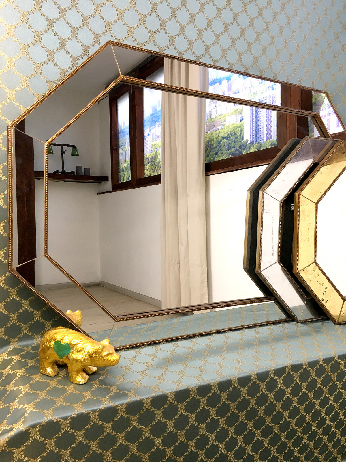 Настенное зеркало BountyHome