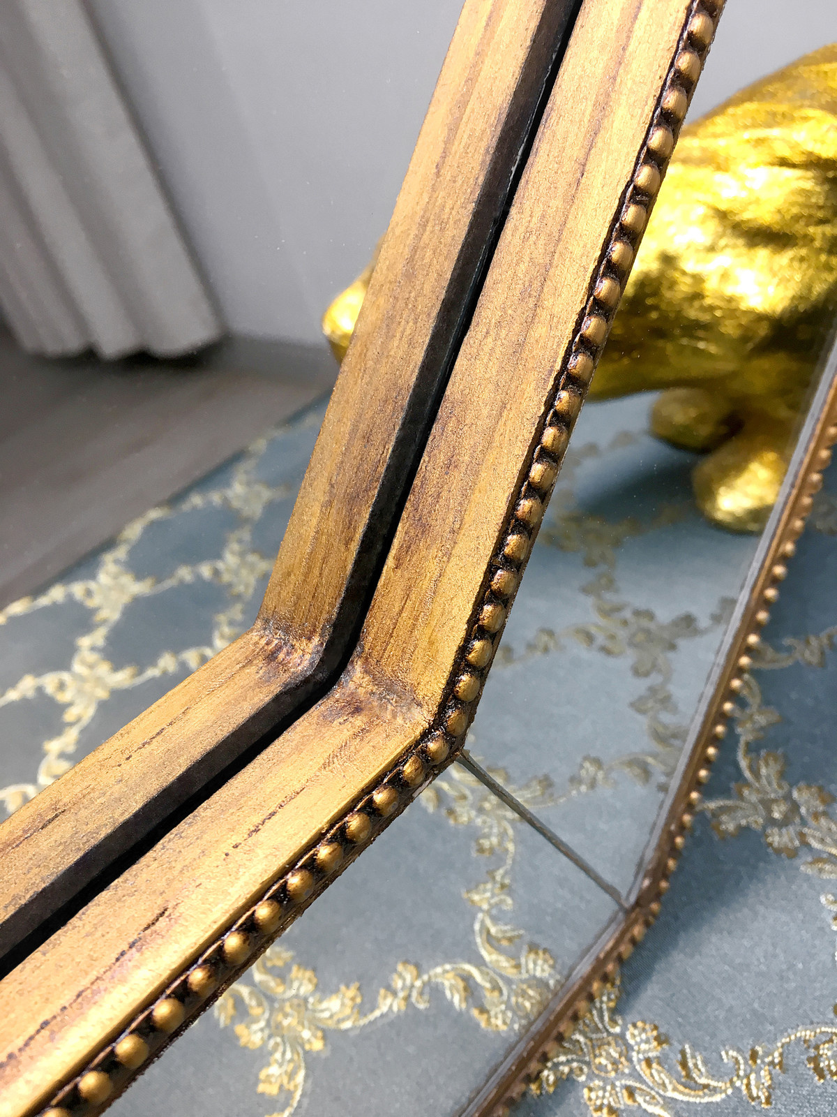 Настенное зеркало BountyHome